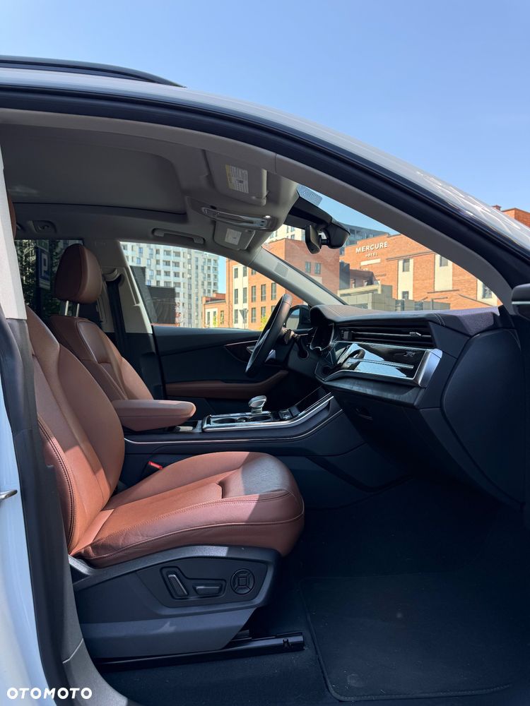 Audi Q8 55 TFSI quattro tiptronic - 11
