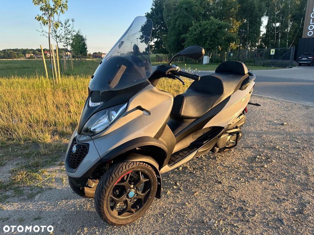 Piaggio MP-3 - 10