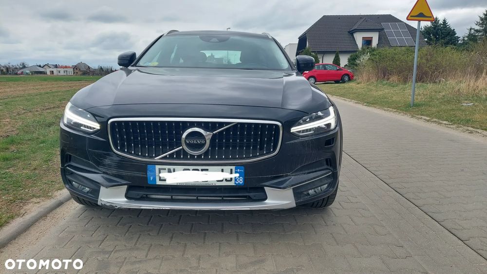 Volvo V90 Cross Country D5 AWD Geartronic - 2