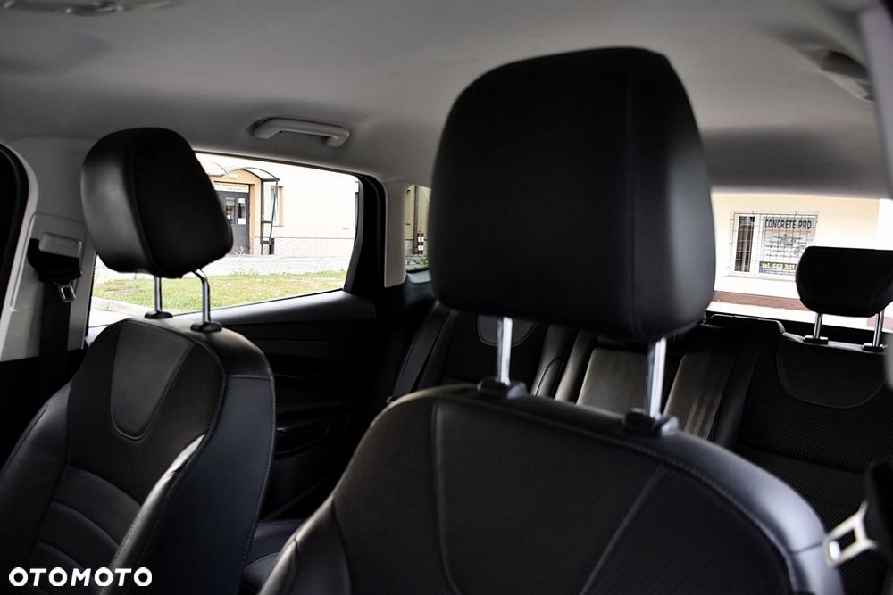 Ford Kuga 2.0 TDCi 4x4 Titanium - 36