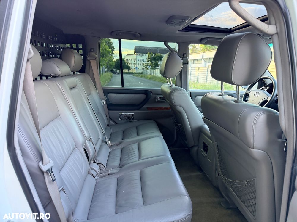Toyota Land Cruiser - 9