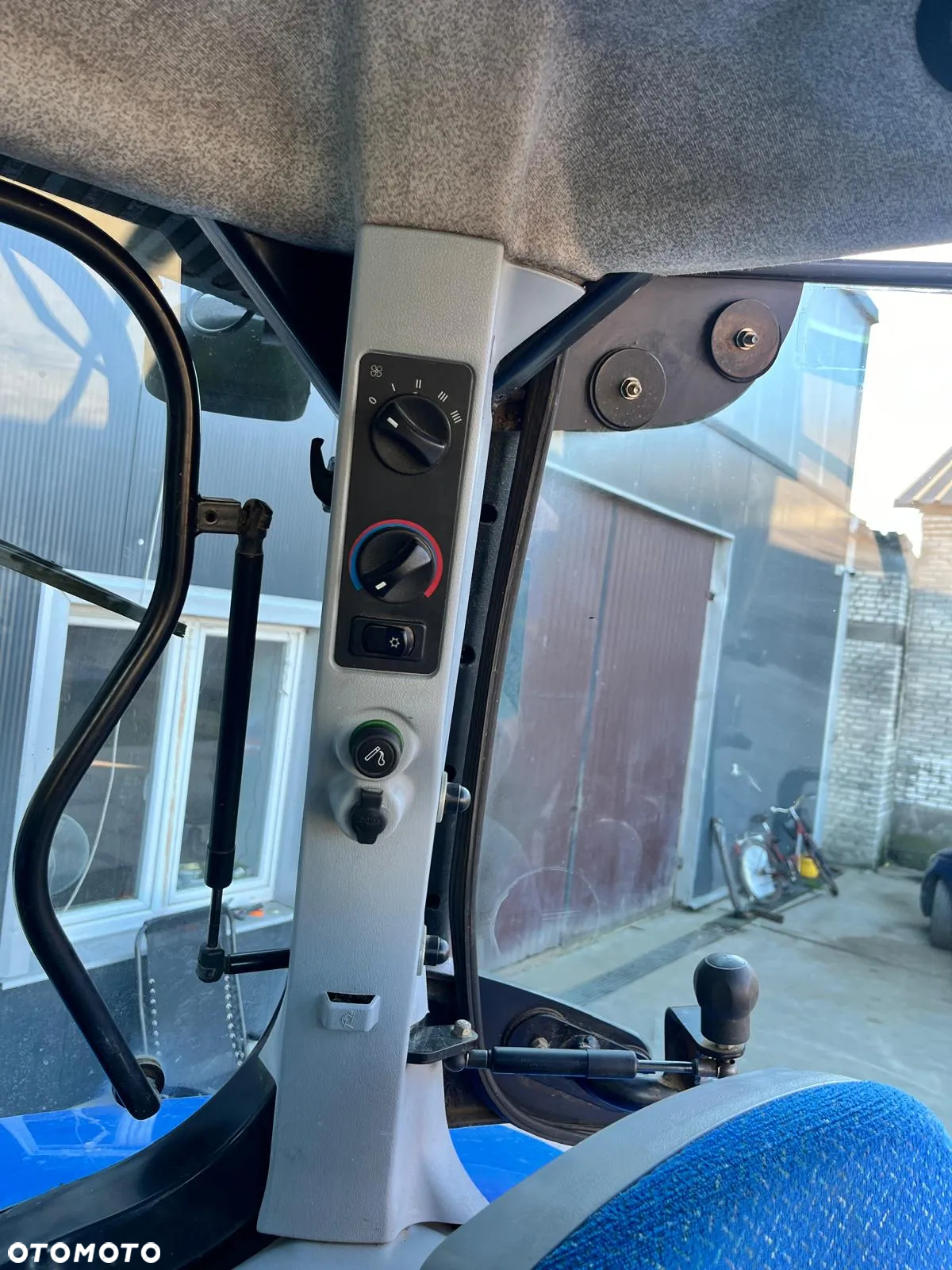 New Holland T6020 Plus - 10