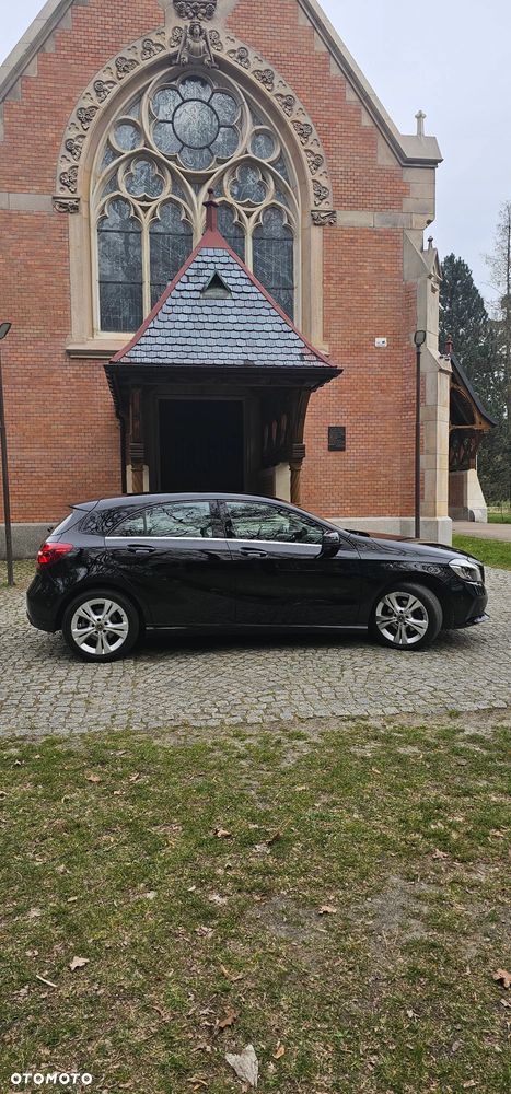 Mercedes-Benz Klasa A 180 7G-DCT Urban - 9