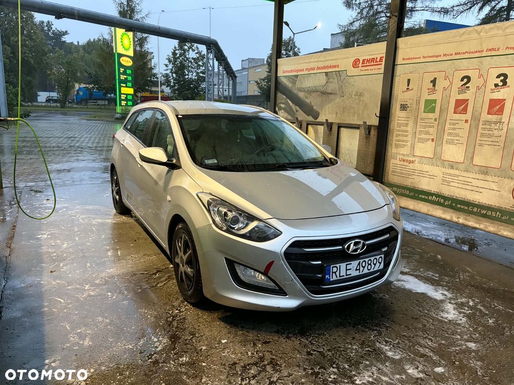 Hyundai i30 1.4 CRDi Classic + - 15