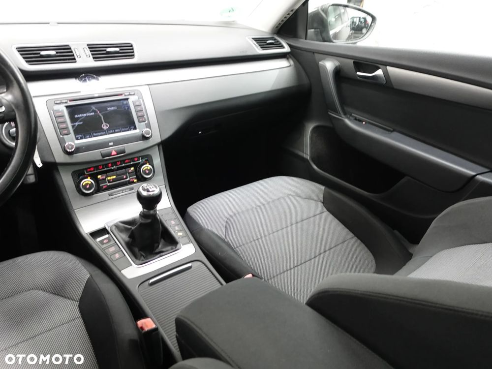 Volkswagen Passat 2.0 Blue TDI SCR Highline - 34