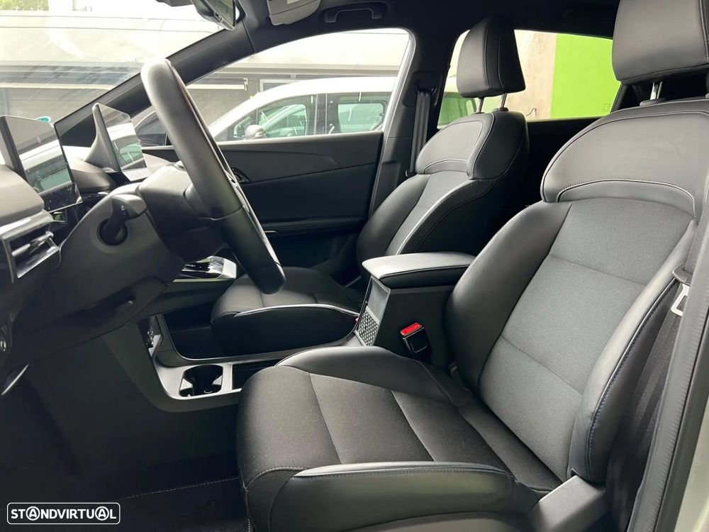 MG MG4 64 kWh Luxury - 8