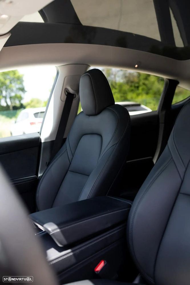 Tesla Model Y Standard - 17