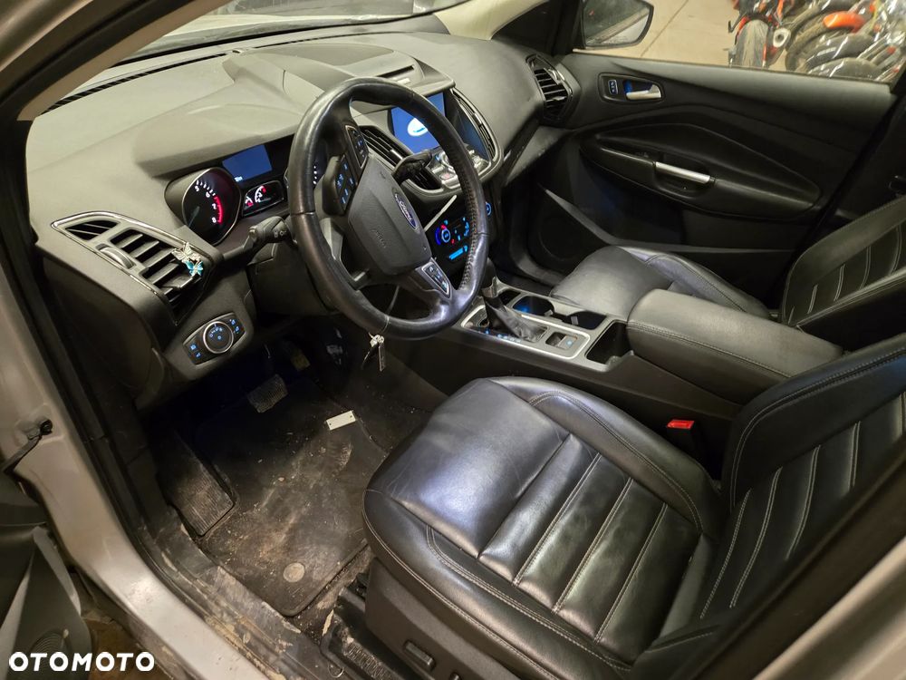 Ford Escape 2.0 EcoBoost AWD Titanium - 13