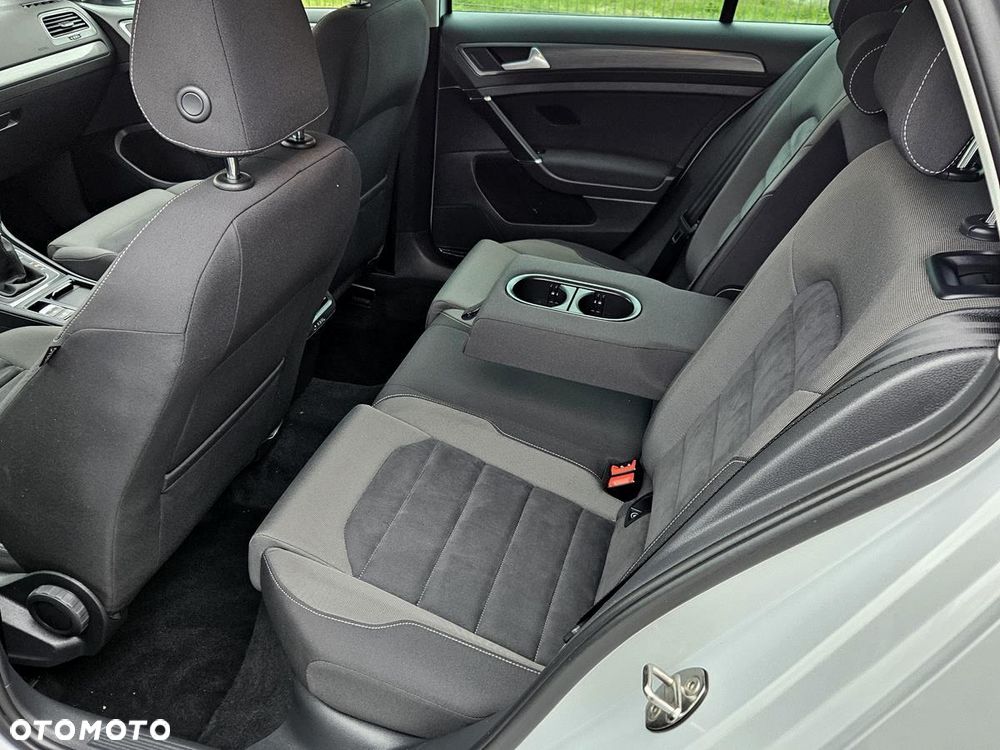 Volkswagen Golf 1.6 TDI SCR Comfortline - 21
