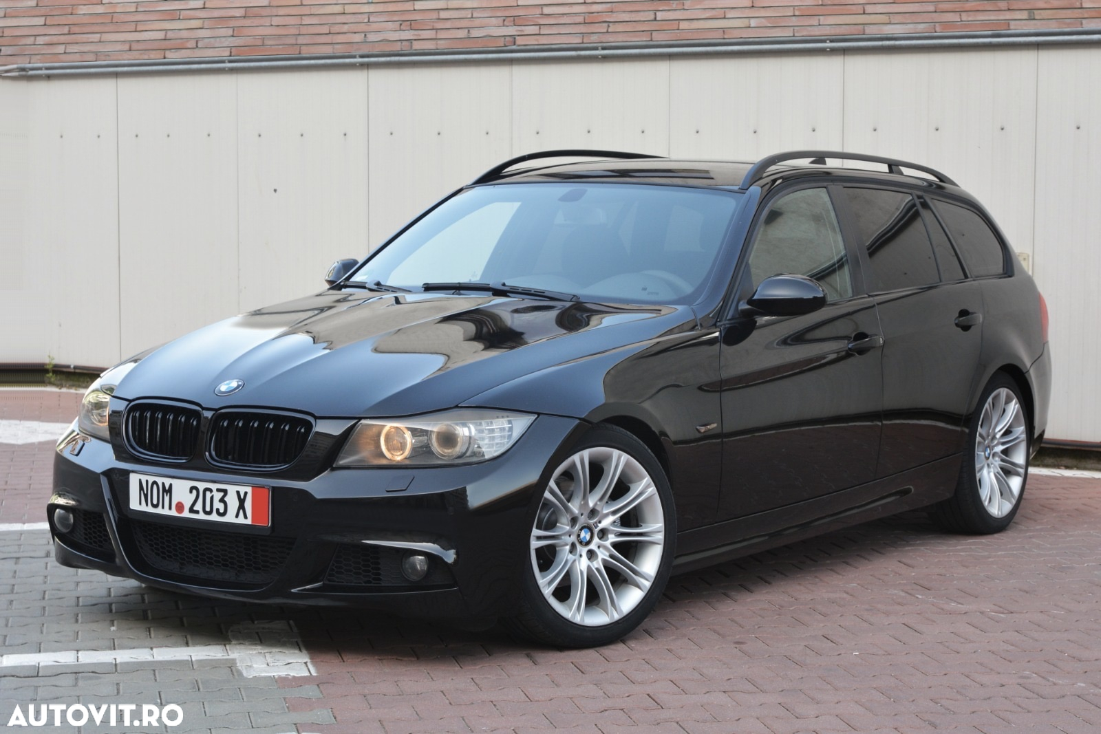 BMW Seria 3 320d DPF Touring - 10