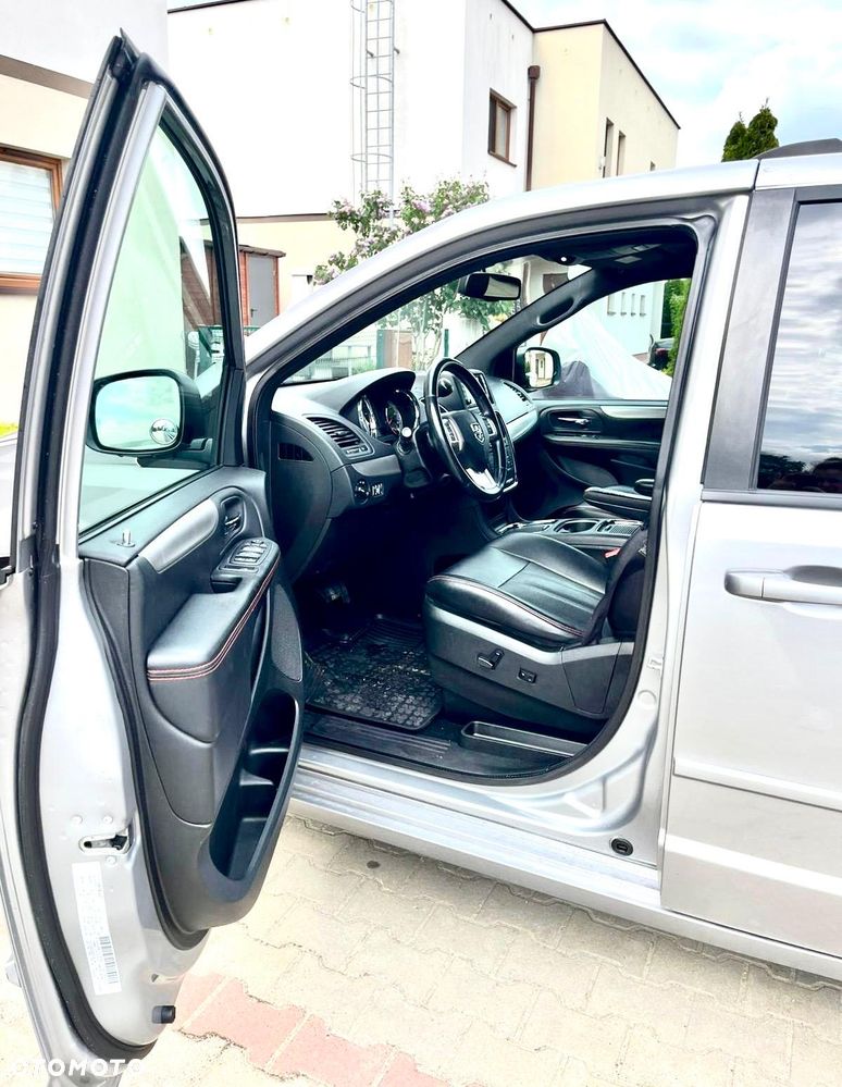 Dodge Grand Caravan 3.6 R/T - 7