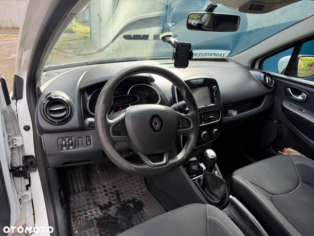 Renault Clio - 16