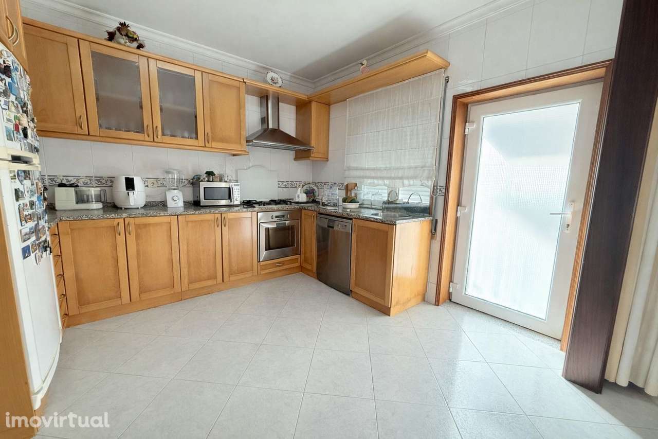 Moradia T3 | Terraço | Box 4 Carros | Varanda | Jovim | RESERVADA - Grande imagem: 4/51