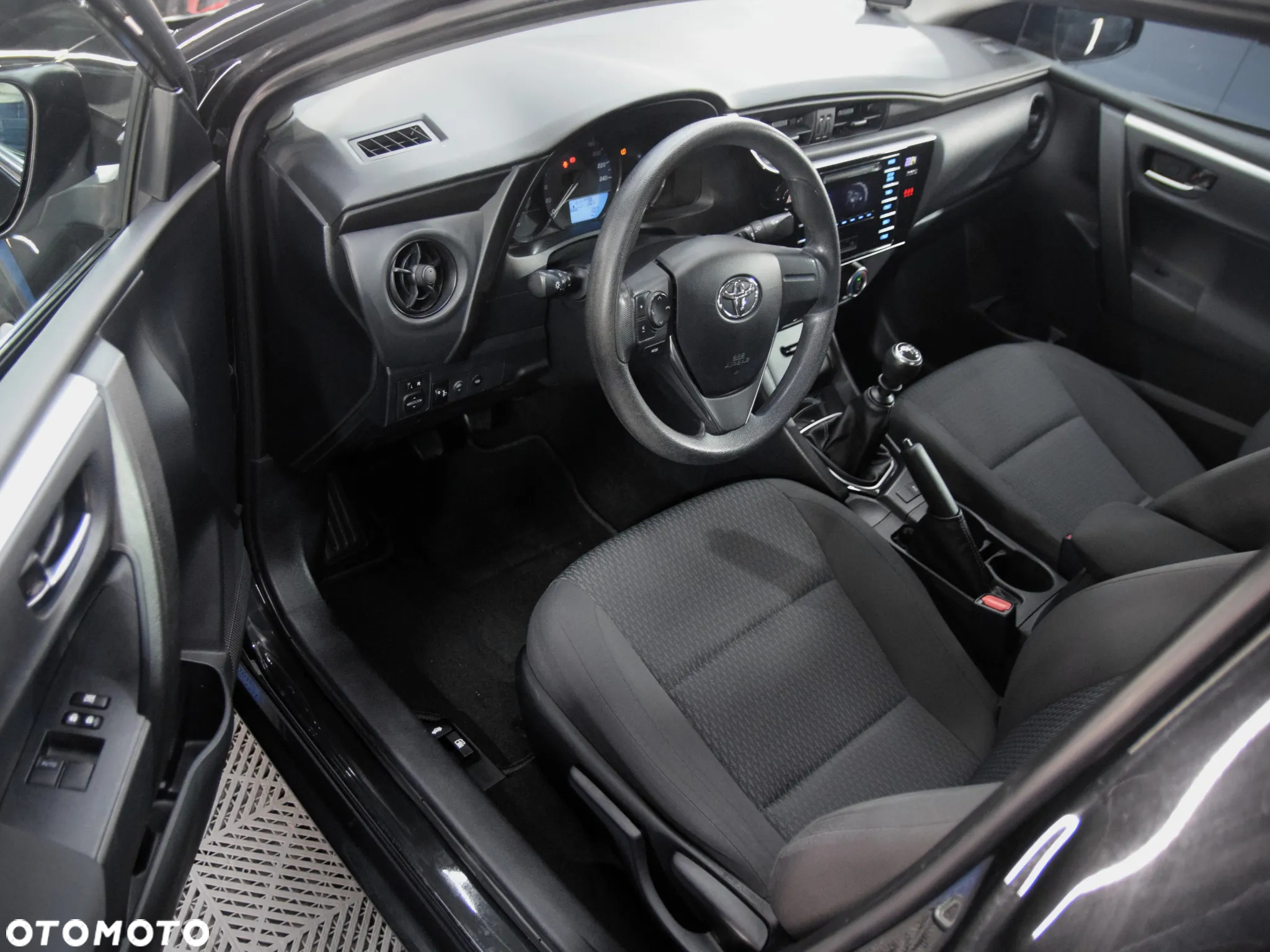 Toyota Corolla 1.6 Active - 16