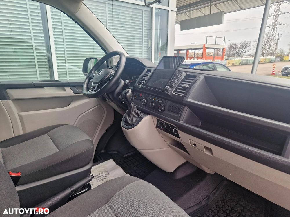 Volkswagen Caravelle - 25