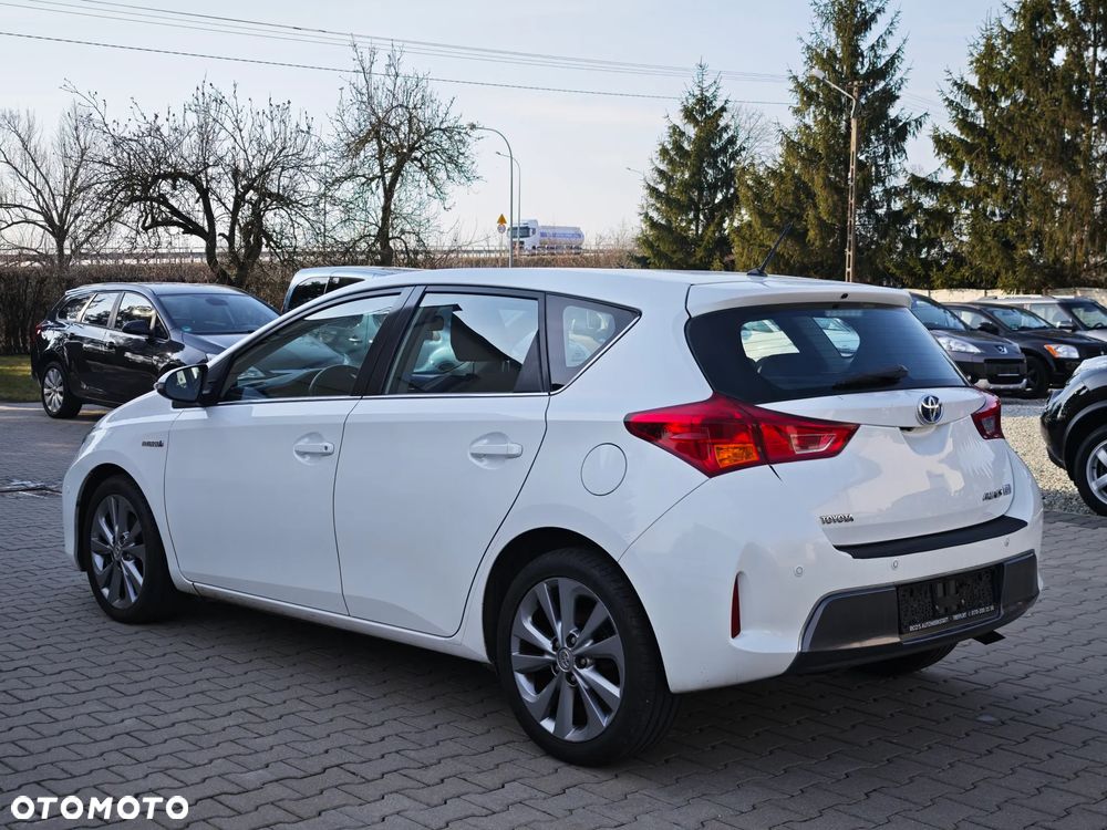 Toyota Auris 1.8 HSD Luna - 5