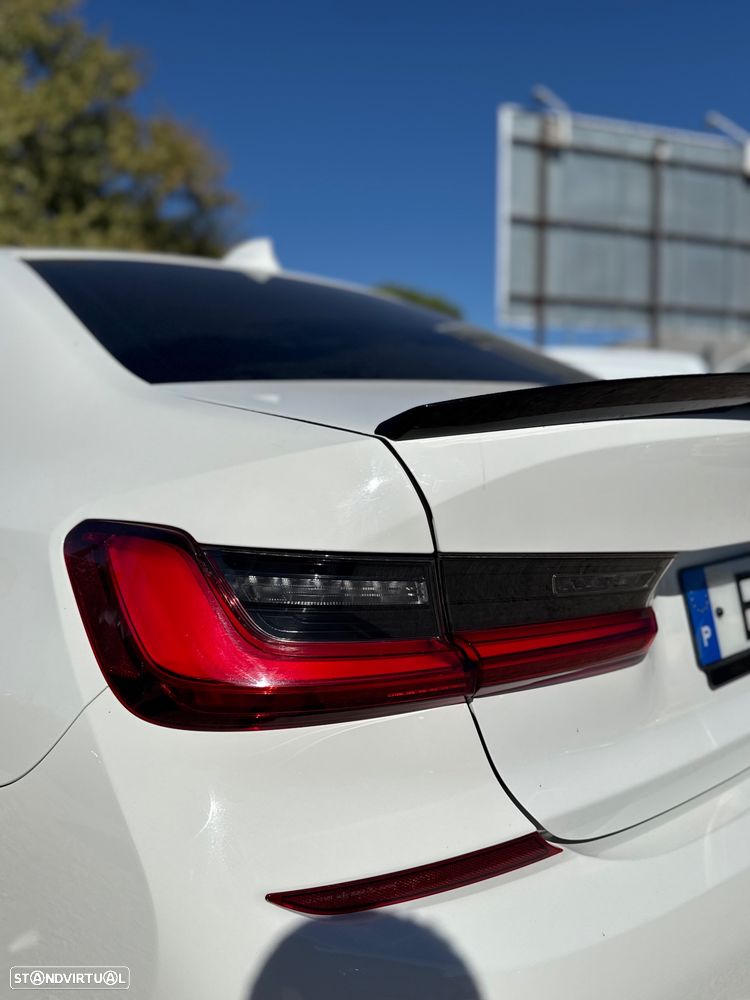 BMW 318 d Aut. M Sport - 13
