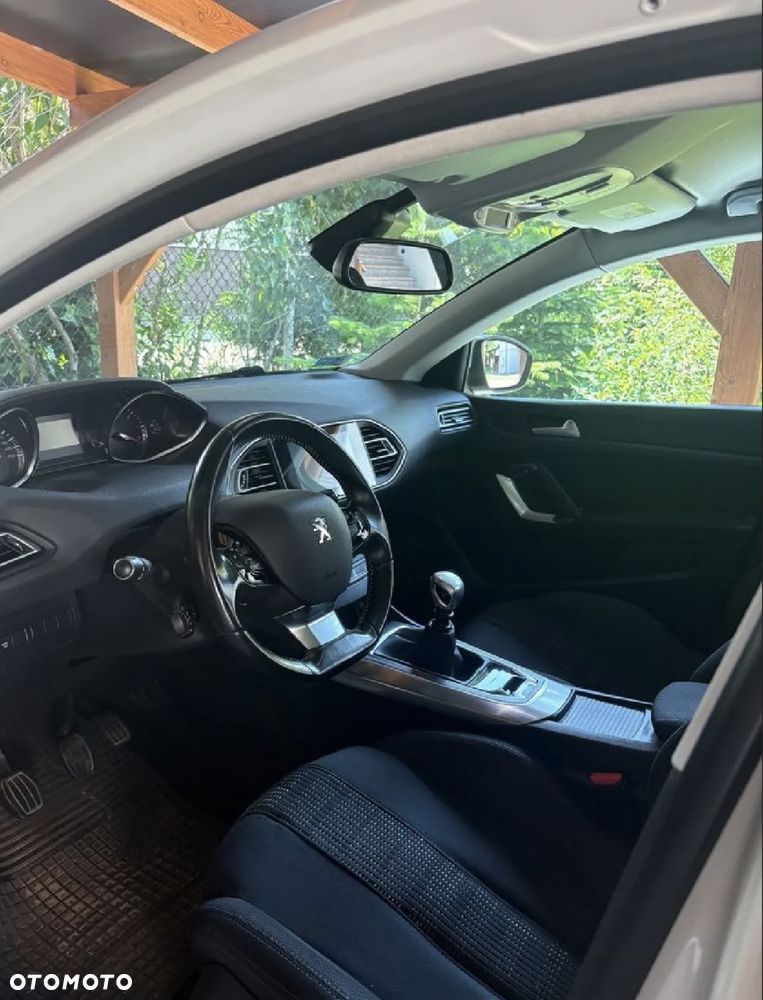Peugeot 308 1.6 BlueHDi Allure S&S - 14