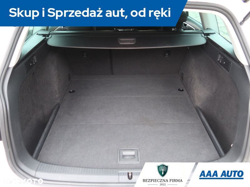 Volkswagen Golf Variant - 14