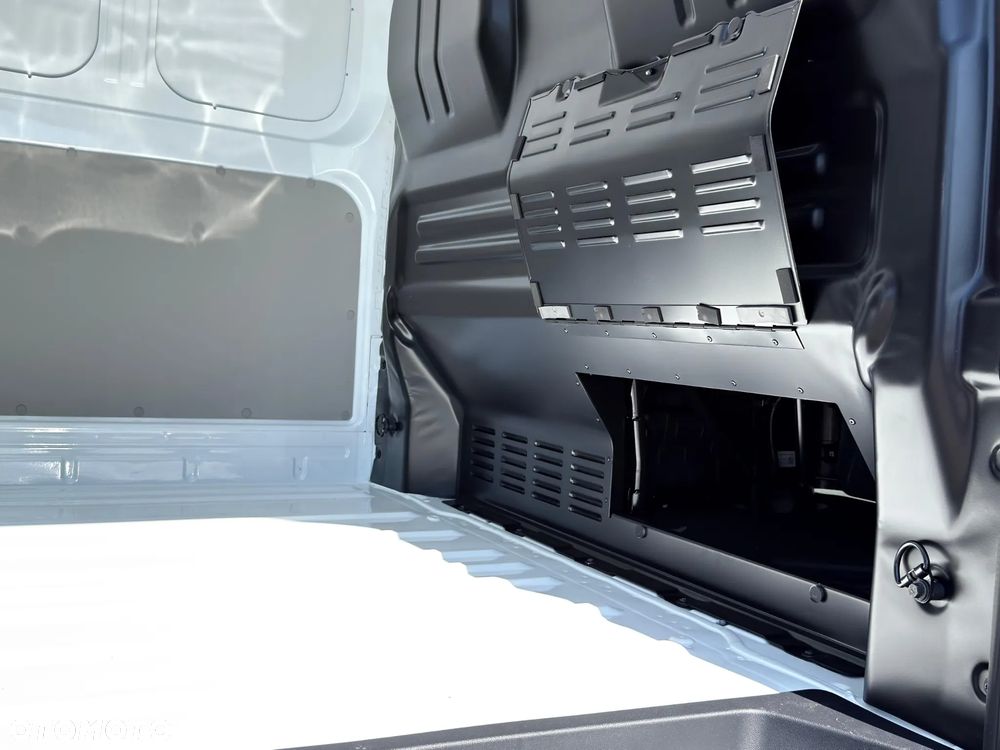 Volkswagen Transporter - 18