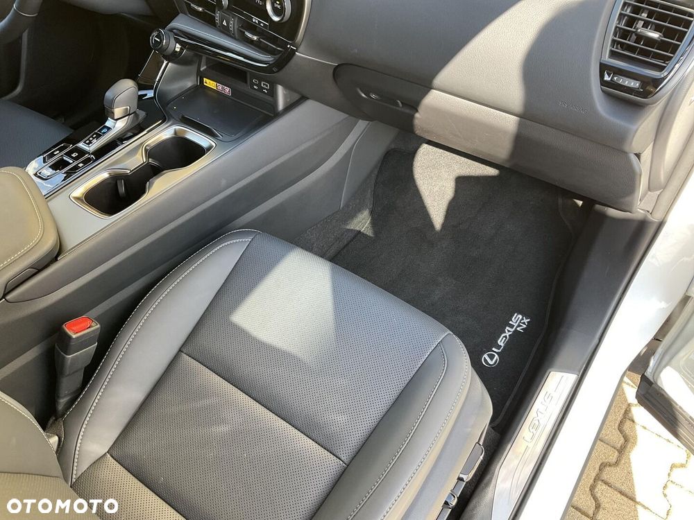 Lexus NX 350h Prestige 2WD - 12