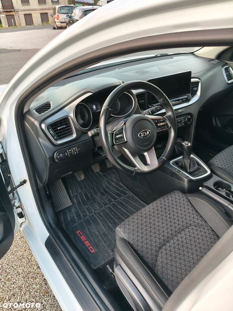 Kia Ceed 1.4 T-GDI L Business Line - 15