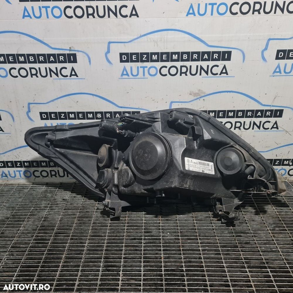Far Stanga Ford Kuga 2008 - 2012 SUV 4 Usi (1383) Fara xenon 8V4113W030BE - 2