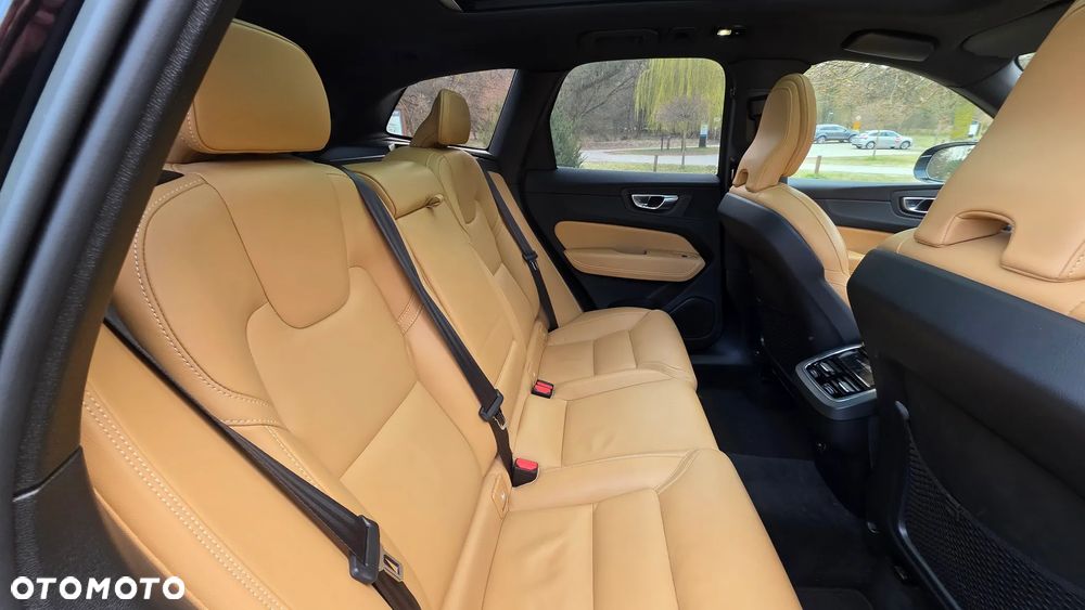 Volvo XC 60 B5 D AWD Inscription - 20