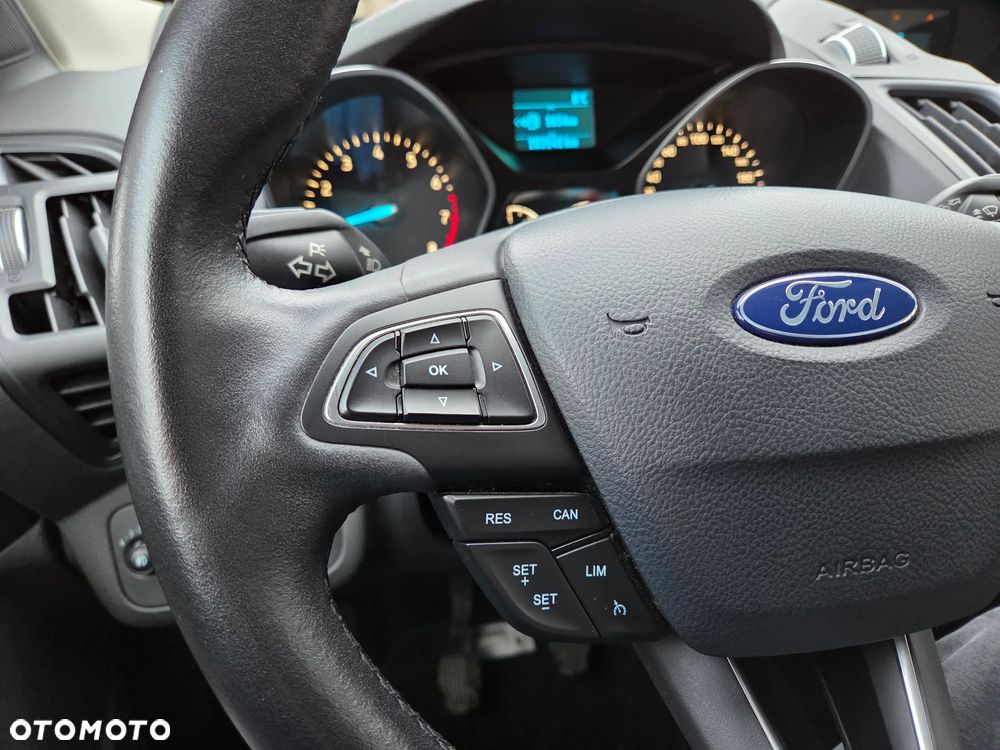 Ford Kuga 1.5 EcoBoost 2x4 Trend - 11