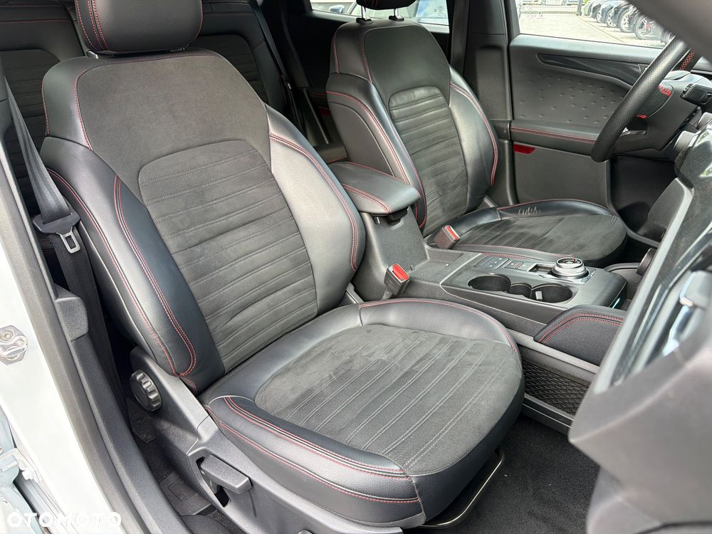 Ford Kuga 2.5P PHEV FWD ST-Line X - 14
