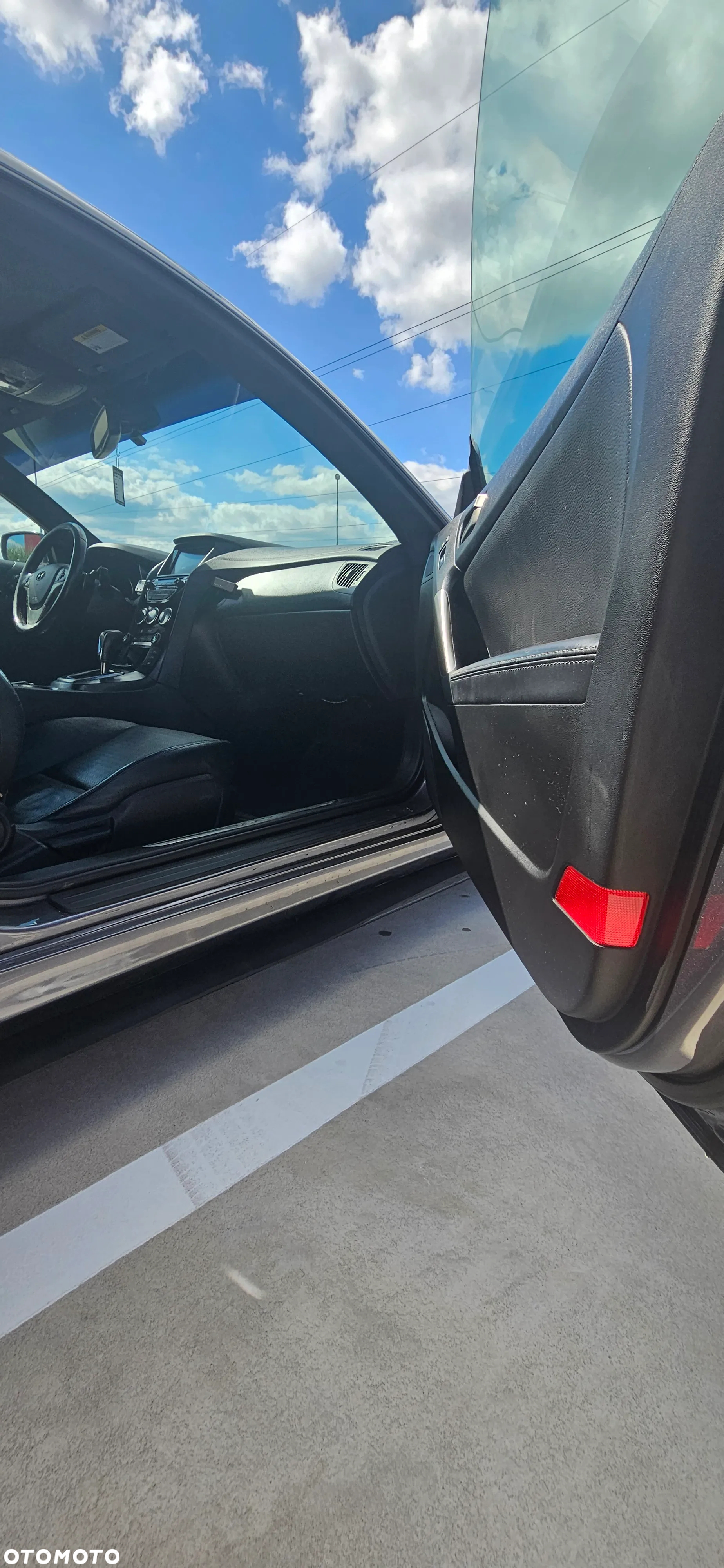 Hyundai Genesis Coupe 3.8 V6 Executive - 12