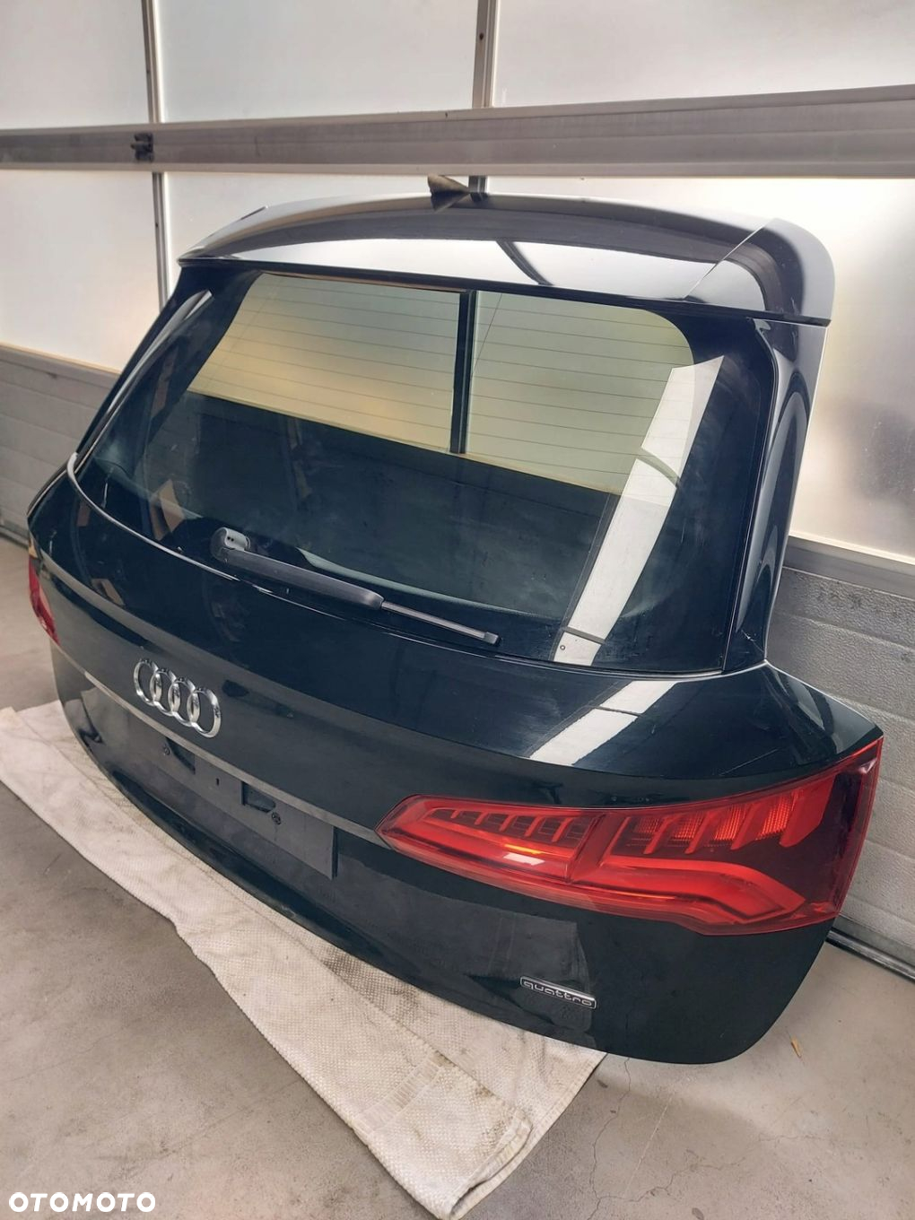 AUDI Q5 80 KLAPA KOMPLETNA LY9T MATRIX - 2