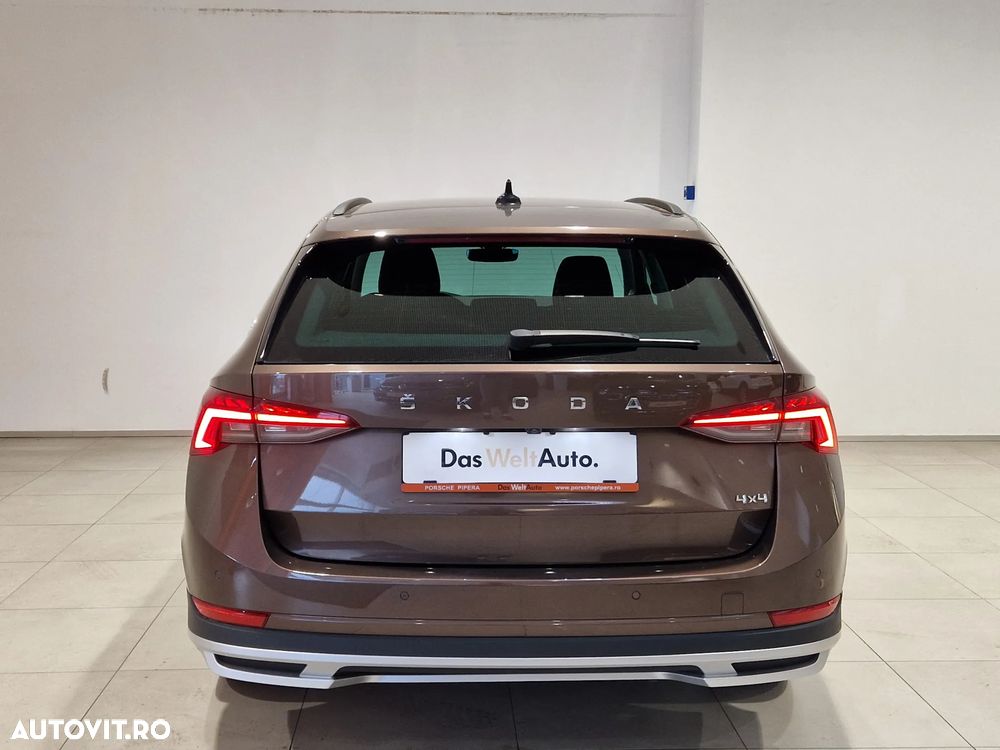 Skoda Octavia Combi 2.0 TDI DSG 4X4 Scout - 8