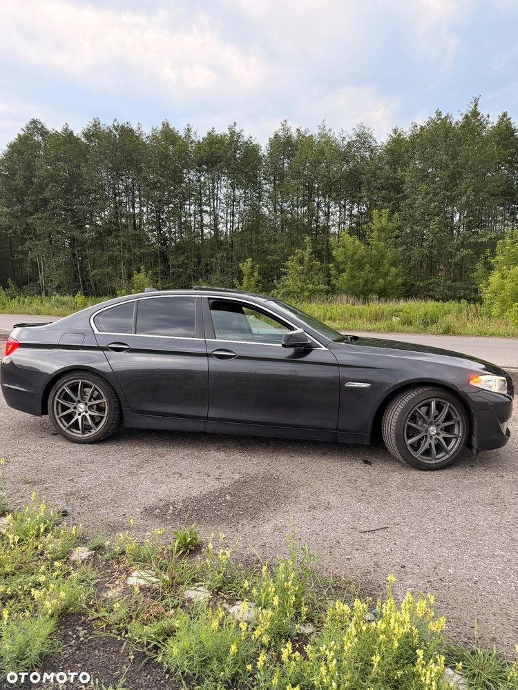 BMW Seria 5 530d xDrive - 38