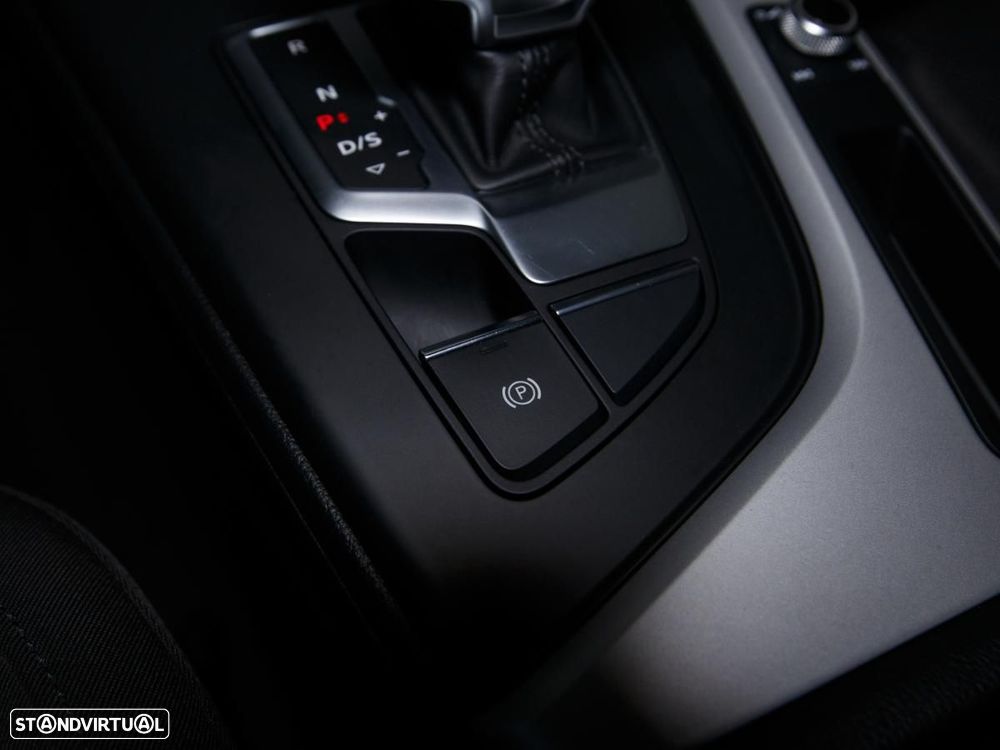 Audi A4 Avant 30 TDI S tronic - 18