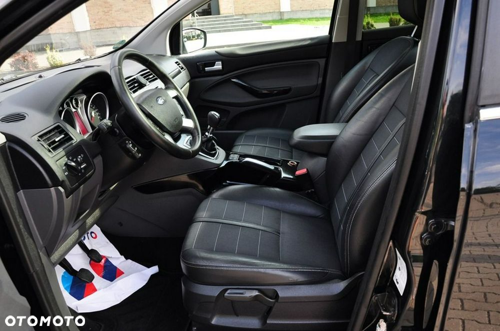 Ford Kuga - 27