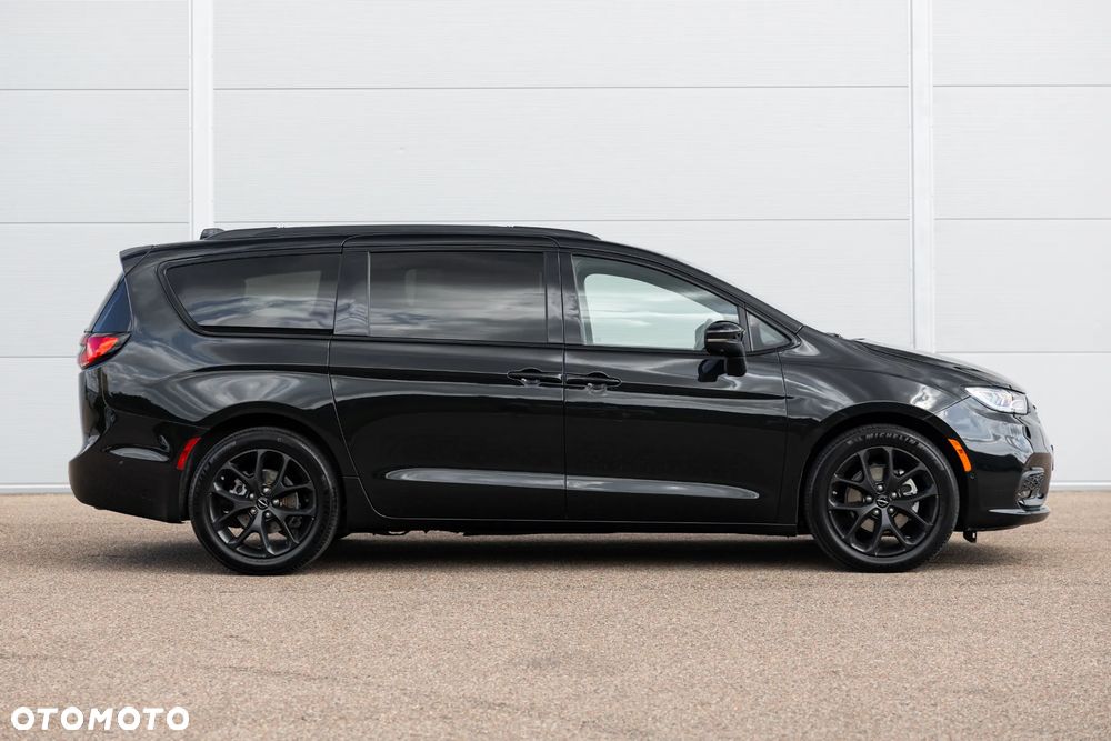 Chrysler Pacifica - 7