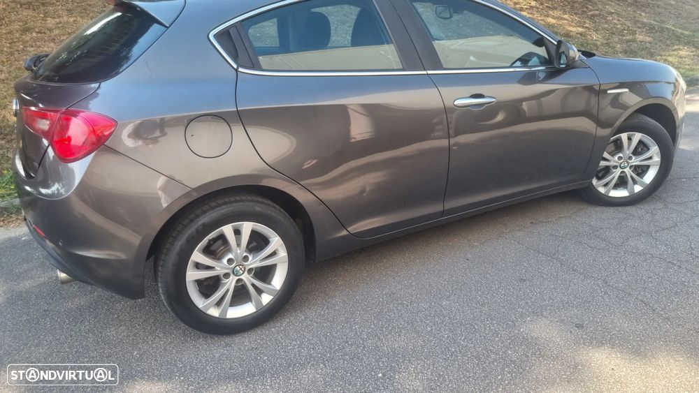 Alfa Romeo Giulietta 2.0 JTDM 20V TCT Speciale - 3
