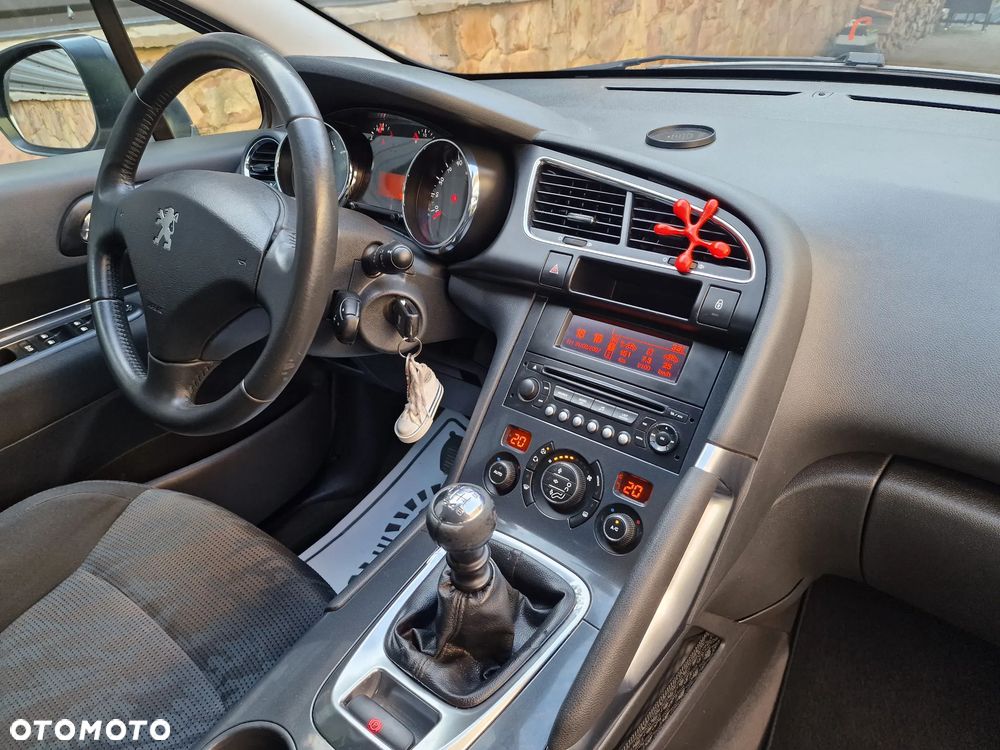 Peugeot 3008 1.6 HDi Premium - 16