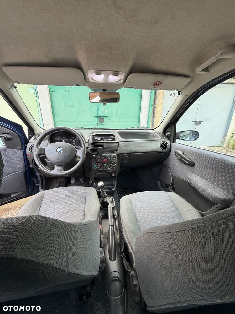 Fiat Punto 1.2 8V Active - 6