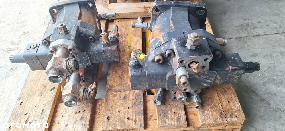 Silnik hydr jazdy Liebherr 566 576 580