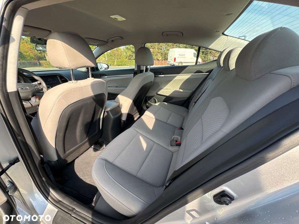 Hyundai Elantra - 20
