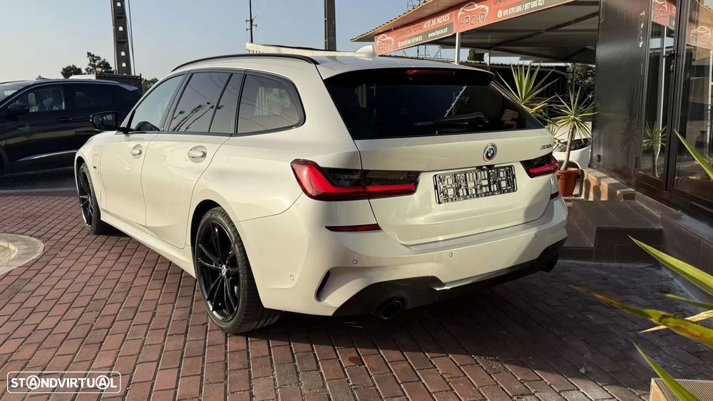BMW 330 e Pack Desportivo M Auto - 10