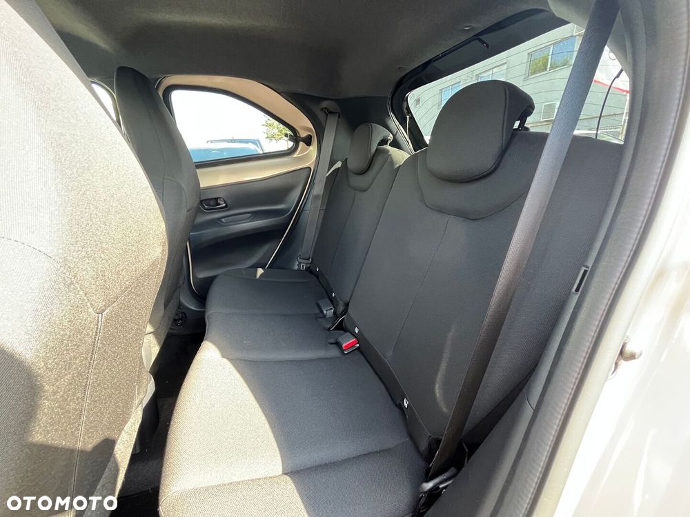 Toyota Aygo X 1.0 VVT-i Style CVT - 28