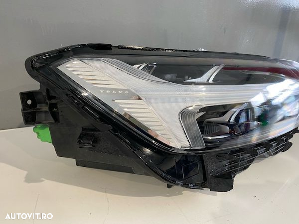 Far dreapta FULL LED VOLVO XC60 FACELIFT 2021+ 32404706 - 7