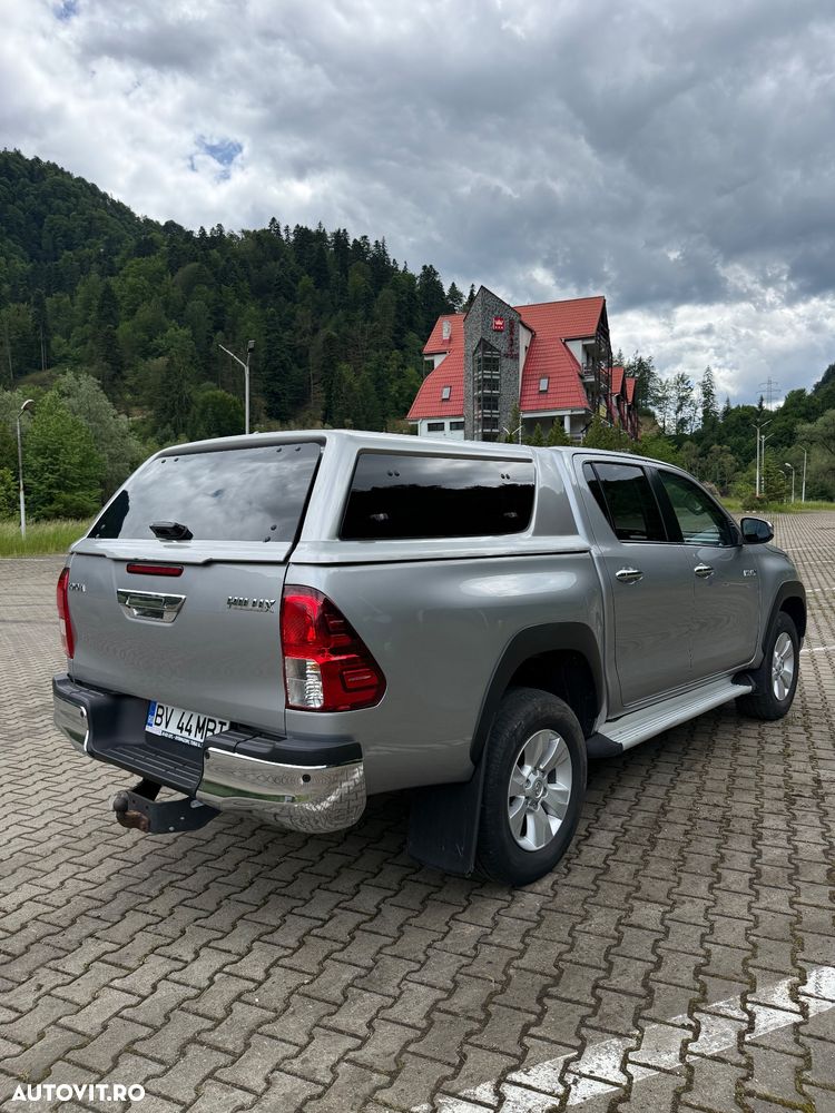Toyota Hilux 4x4 Double Cab Executive - 5