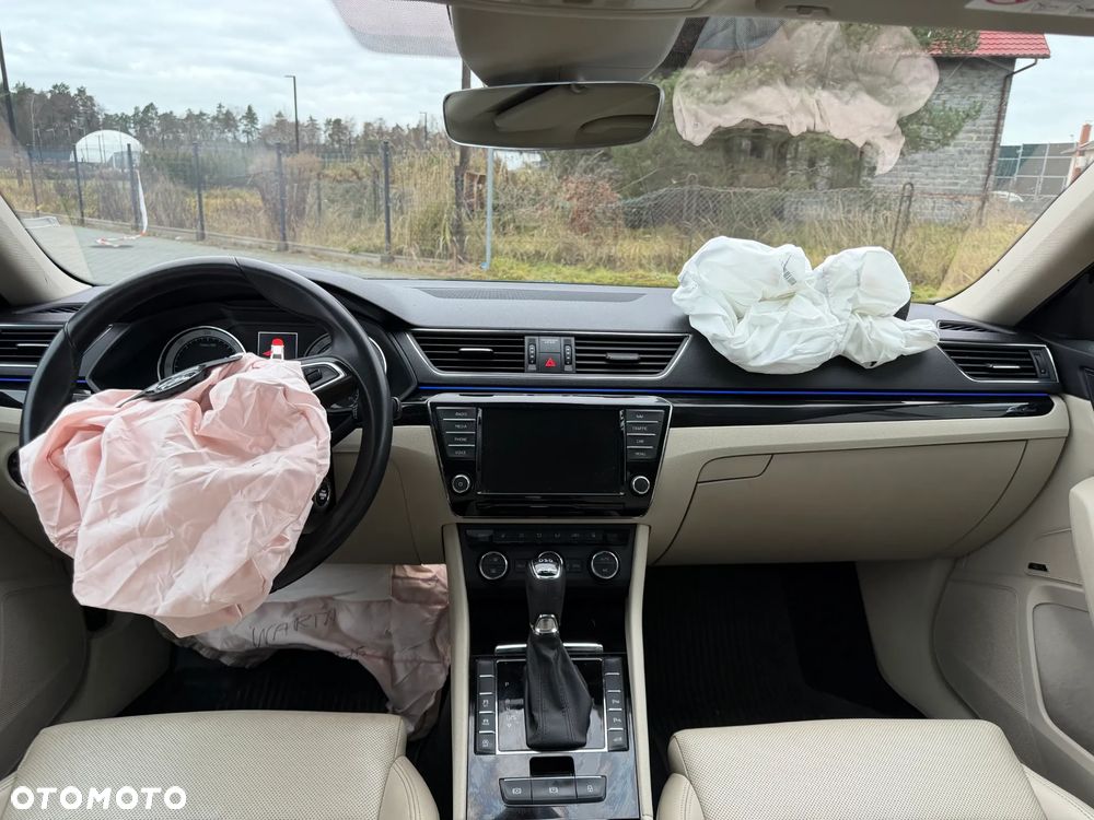 Skoda Superb 2.0 TDI 4x4 L&K DSG - 10