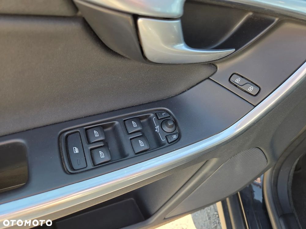 Volvo XC 60 DRIVe Kinetic - 16