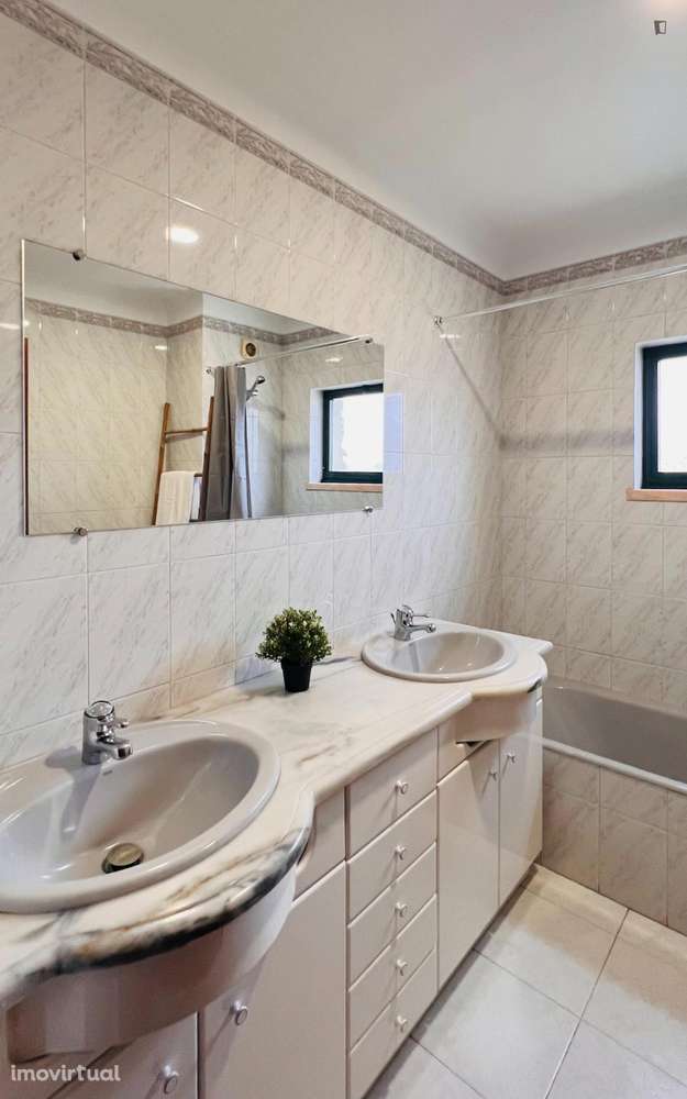 Quarto - localizado em  Coimbra - Grande imagem: 2/33