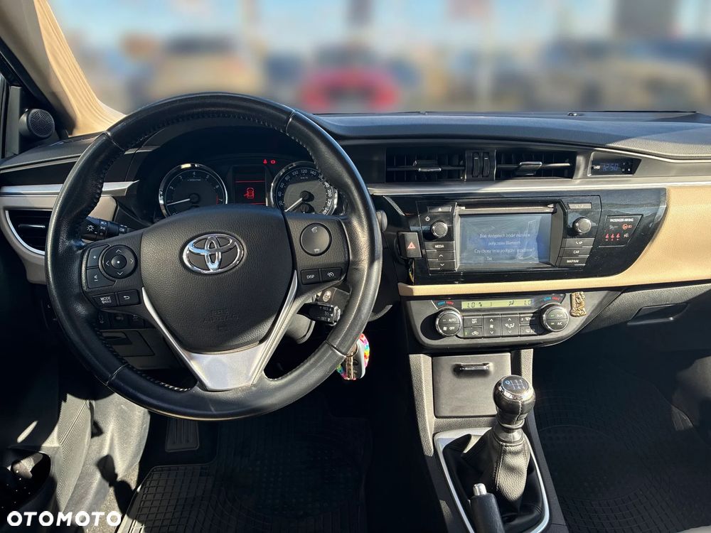 Toyota Corolla - 13